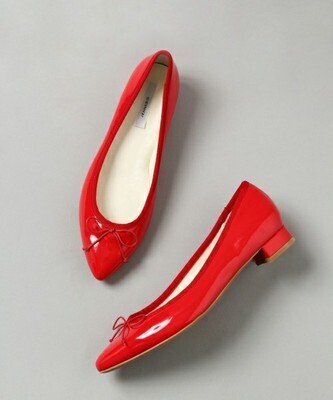 ワンポイントの「赤」で脱マンネリ♡効かせてこなれる使い方