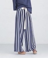 「清楚」で彼モテ♡「褒められコーデ」はネイビーが決め手！