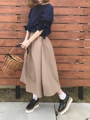 「清楚」で彼モテ♡「褒められコーデ」はネイビーが決め手！