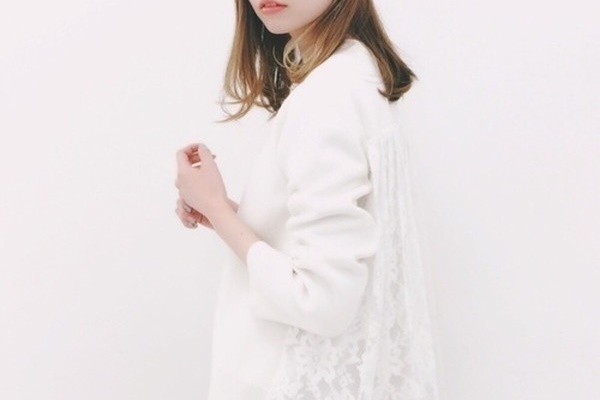 どこから見ても隙なし♡「背中魅せ」トップスで全方位モテ