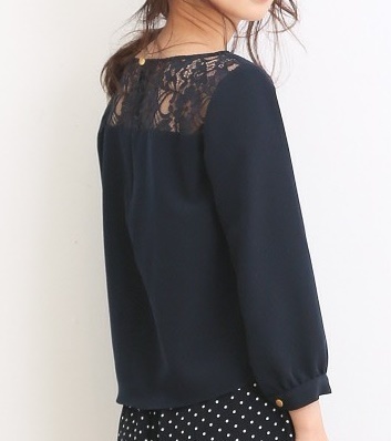 どこから見ても隙なし♡「背中魅せ」トップスで全方位モテ