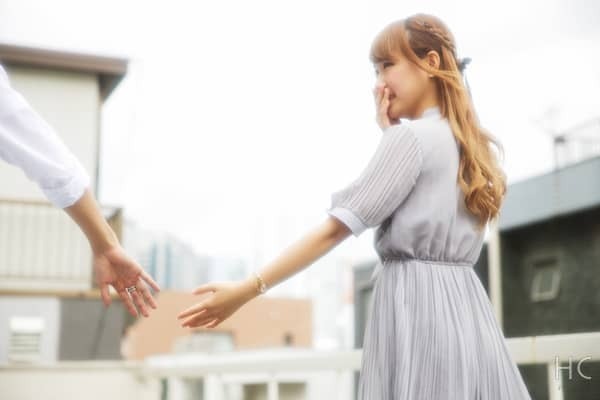 思わずドキッ！彼をメロメロにする「手つなぎ仕草」