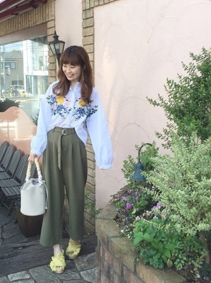 あの子よりかわいく♡差がつく「刺繍ブラウス」着こなしテク