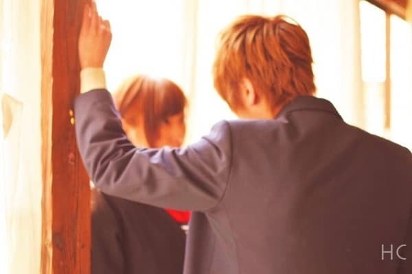 直視はしません！男子が「気になる女子」をこっそり見てる瞬間