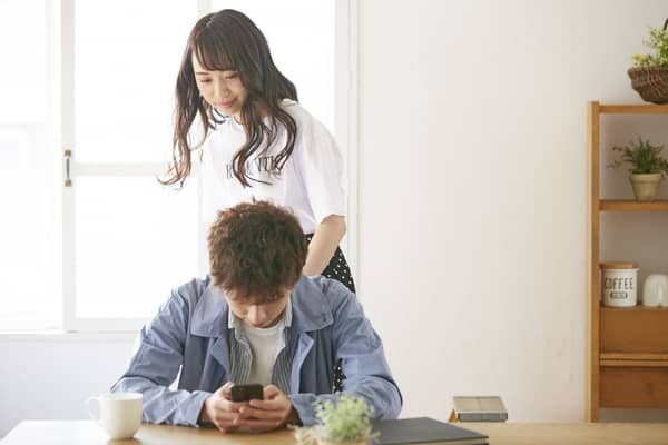 やだ、ヘンタイッ！男性が「もうやめてくれ」と思うボディタッチ