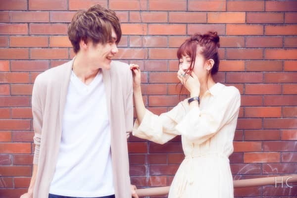 めちゃくちゃ愛される！付き合った後も彼から「追っかけられる」彼女の特徴