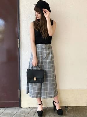 おしゃ見え確実！夏から秋のスイッチコーデはモノトーンが正解です♡