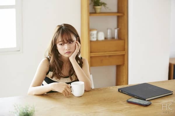 スマホ触らないで！彼に「デート中しないでほしいこと」をやめさせるコツ