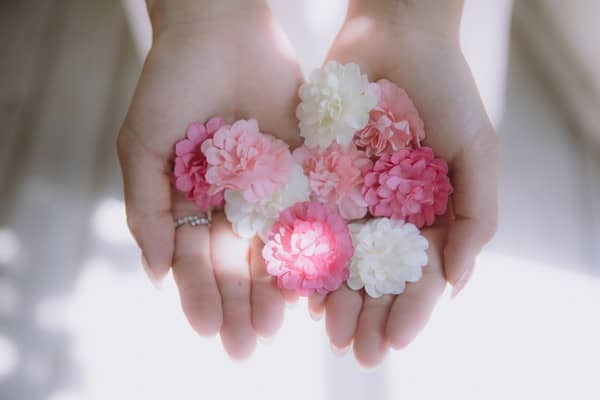 【本音を調査】男子が浮気をしたくなる瞬間は「冷める」よりも「寂しい」とき