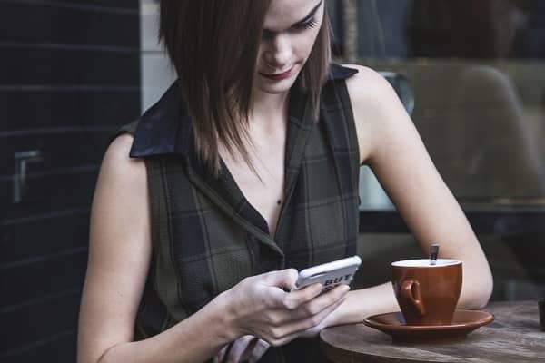 はっきり言ってウザいです！男子に嫌がられる女子の「ＬＩＮＥ」の特徴