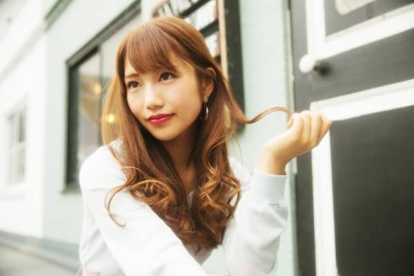 彼が「電車内ではやめて！」と思う、女性のNG行動　