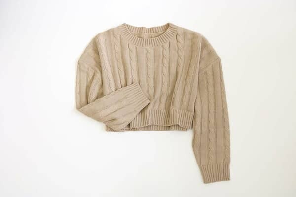 １枚で色っぽお姉さんに♡「ショート丈トップス」でこなれ感UP【SHEIN】４選