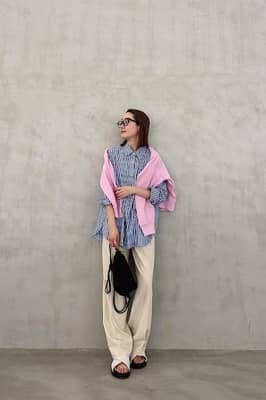 【ユニクロ】新作が過去１イイ...！‘‘大人​​っぽ春コーデ’’はコレで決まり「上下ユニクロ」