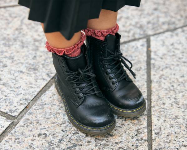 「ドクターマーチン」に注目！ ベビーからパパまで、家族みんなが履ける名品ブーツ