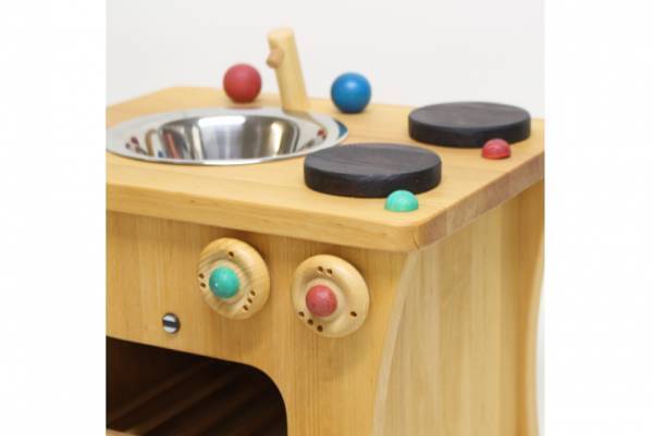 2、3歳のプレゼントにぴったり！ おしゃれで創造力をかきたてるおままごとキッチン