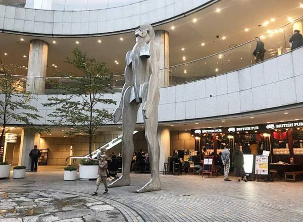 〈東京〉昆虫食レストラン ＆ 無料で遊べるギャラリースペース