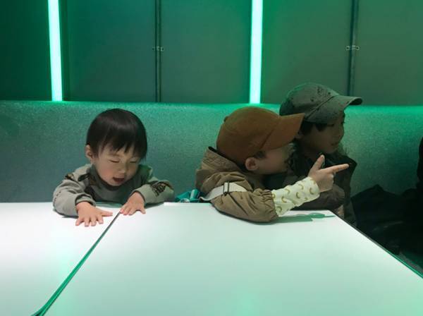 〈東京〉昆虫食レストラン ＆ 無料で遊べるギャラリースペース