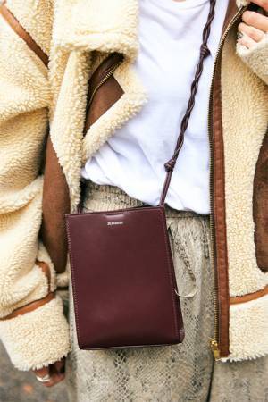 バッグはさらにミニサイズ化！ 手ぶらが嬉しい「マイクロショルダーバッグ」