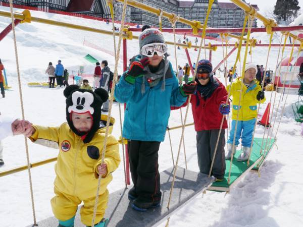 まだ間に合う！ 雪遊びにおすすめ キッズパークのあるスキー場