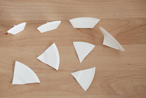 【kinakoさん 親子工作アイディア】紙皿と洗濯ばさみでつくる「ジュラシックパーク」