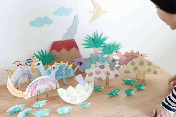 【kinakoさん 親子工作アイディア】紙皿と洗濯ばさみでつくる「ジュラシックパーク」