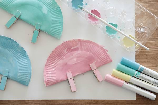 【kinakoさん 親子工作アイディア】紙皿と洗濯ばさみでつくる「ジュラシックパーク」