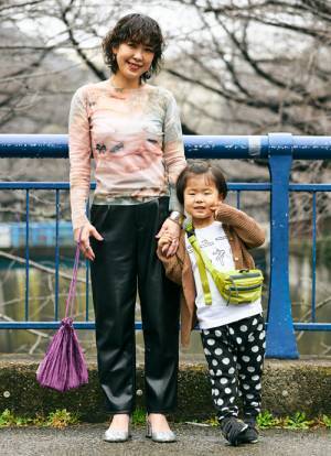 “シースルー素材”で叶う！ おしゃれなママのトレンドコーデ