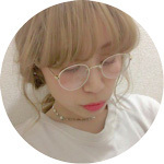 ニットに似合う！「uneven」のベージュマスカラでつくる抜け感メイク