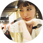 ニットに似合う！「uneven」のベージュマスカラでつくる抜け感メイク