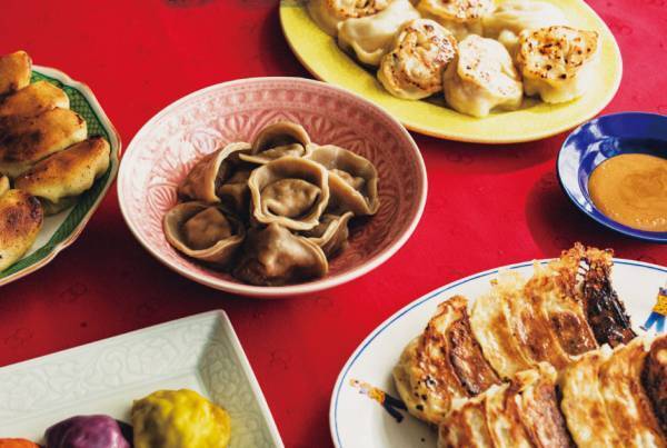 お取り寄せできる個性派・餃子5選　お家で絶品餃子を食べ比べよう！
