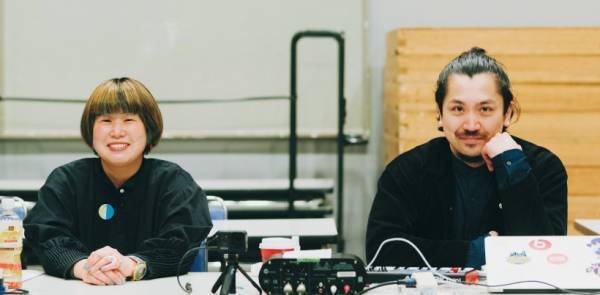 親子で演劇を観に行こう！ 範宇遊泳・山本卓卓さん & 坂本ももさんに聞いた、観劇の楽しみ方