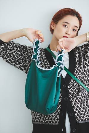 ［HugMug最新号付録］宮城 舞×GLOBAL WORK フリルバッグをチェック！