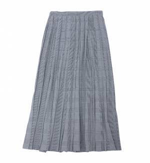 『ユニクロ』 秋の新作アイテムを使って、おしゃれママ＆パパがコーデを組んでみた！