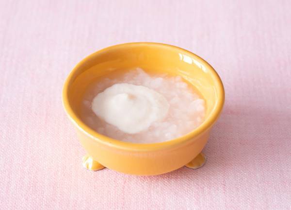 離乳食初期（ゴックン期・生後5～6ヵ月頃） 量や進め方は？ おすすめレシピを紹介