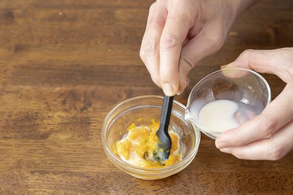 離乳食初期（ゴックン期・生後5～6ヵ月頃） 量や進め方は？ おすすめレシピを紹介