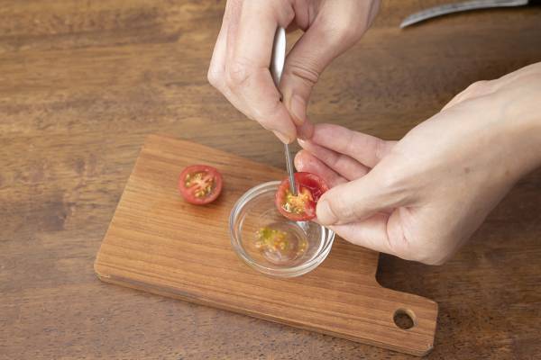 離乳食初期（ゴックン期・生後5～6ヵ月頃） 量や進め方は？ おすすめレシピを紹介