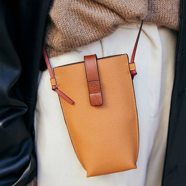 おしゃれママが愛用している【ミニショルダーバッグ】 レザーやサコッシュなど