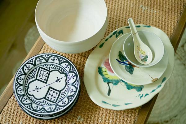 気になるあの人の食器棚＆本棚見せて！ vol.1【食器棚／farver オーナー・渡辺安樹子さん】