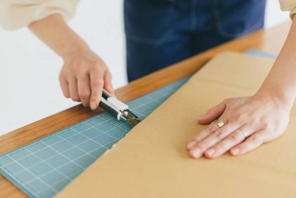 ＜遊べるダンボール工作＞ケーキタワーにキッズ専用パソコンも！