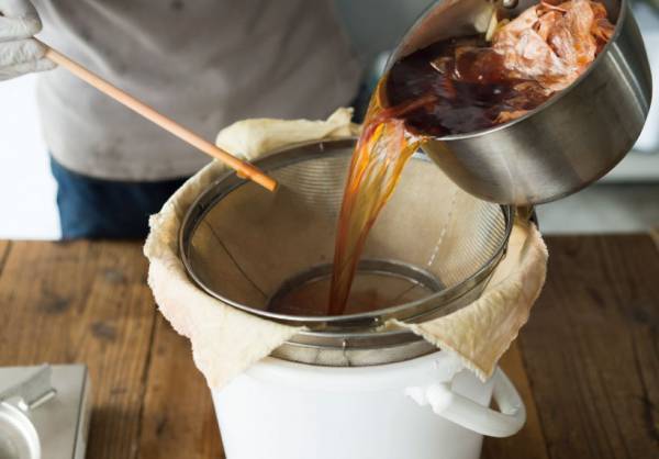 お家で草木染めにチャンレンジ！ Tシャツやマスクを染めてみよう！