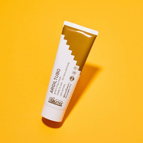 もう気にならない！ テカリ肌・毛穴を解消してくれるコスメ15選