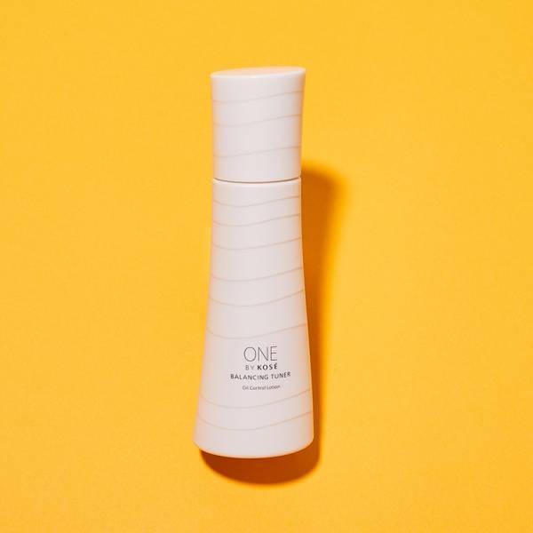 もう気にならない！ テカリ肌・毛穴を解消してくれるコスメ15選