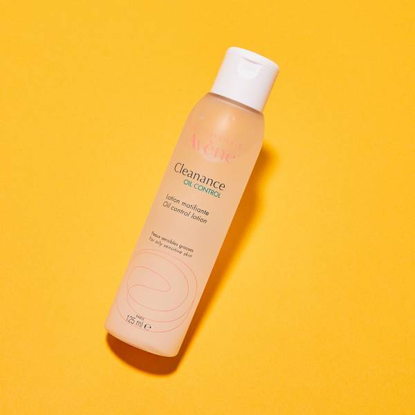 もう気にならない！ テカリ肌・毛穴を解消してくれるコスメ15選