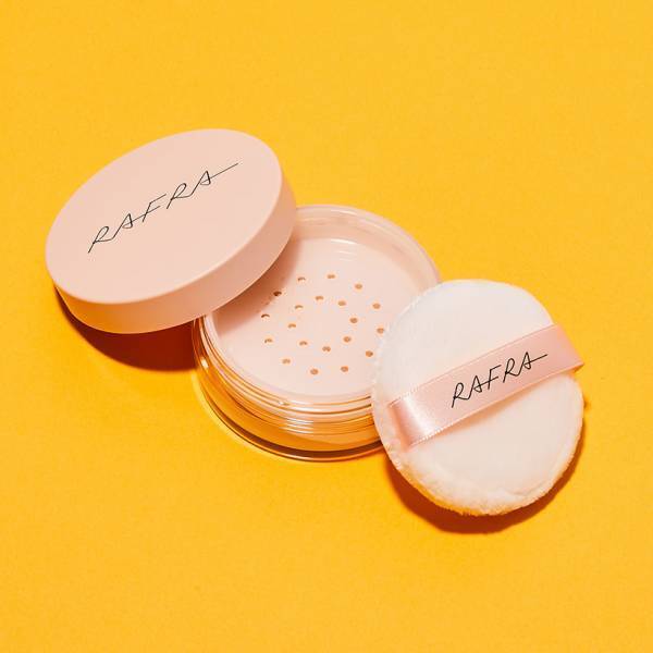 もう気にならない！ テカリ肌・毛穴を解消してくれるコスメ15選