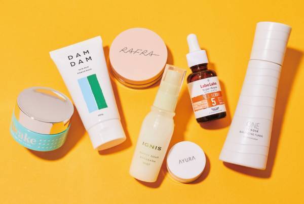 もう気にならない！ テカリ肌・毛穴を解消してくれるコスメ15選