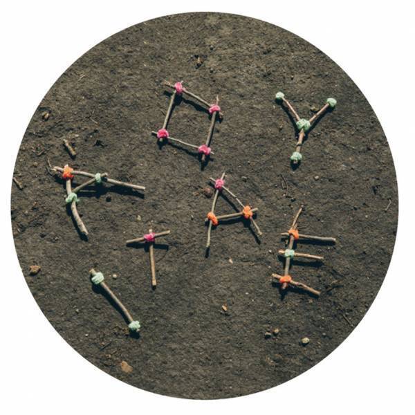 キャンプや公園でできる！ 自然の素材を使った工作遊び6選