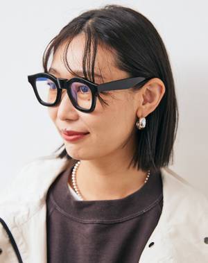 ブラウンが挿し色のモノトーンコーデ | HugMug