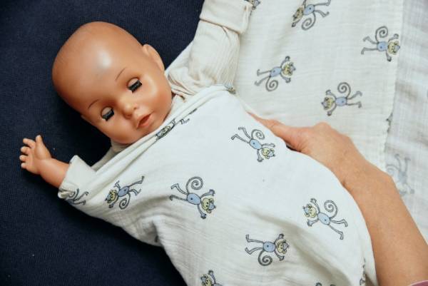 【動画と写真で解説！】おくるみの巻き方 月齢別の巻き方＆おすすめのおくるみ5選