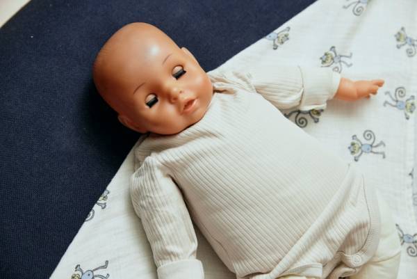 【動画と写真で解説！】おくるみの巻き方 月齢別の巻き方＆おすすめのおくるみ5選