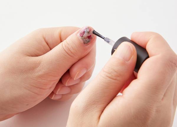 爪先から春を先取り！ すぐマネできるセルフネイル10選